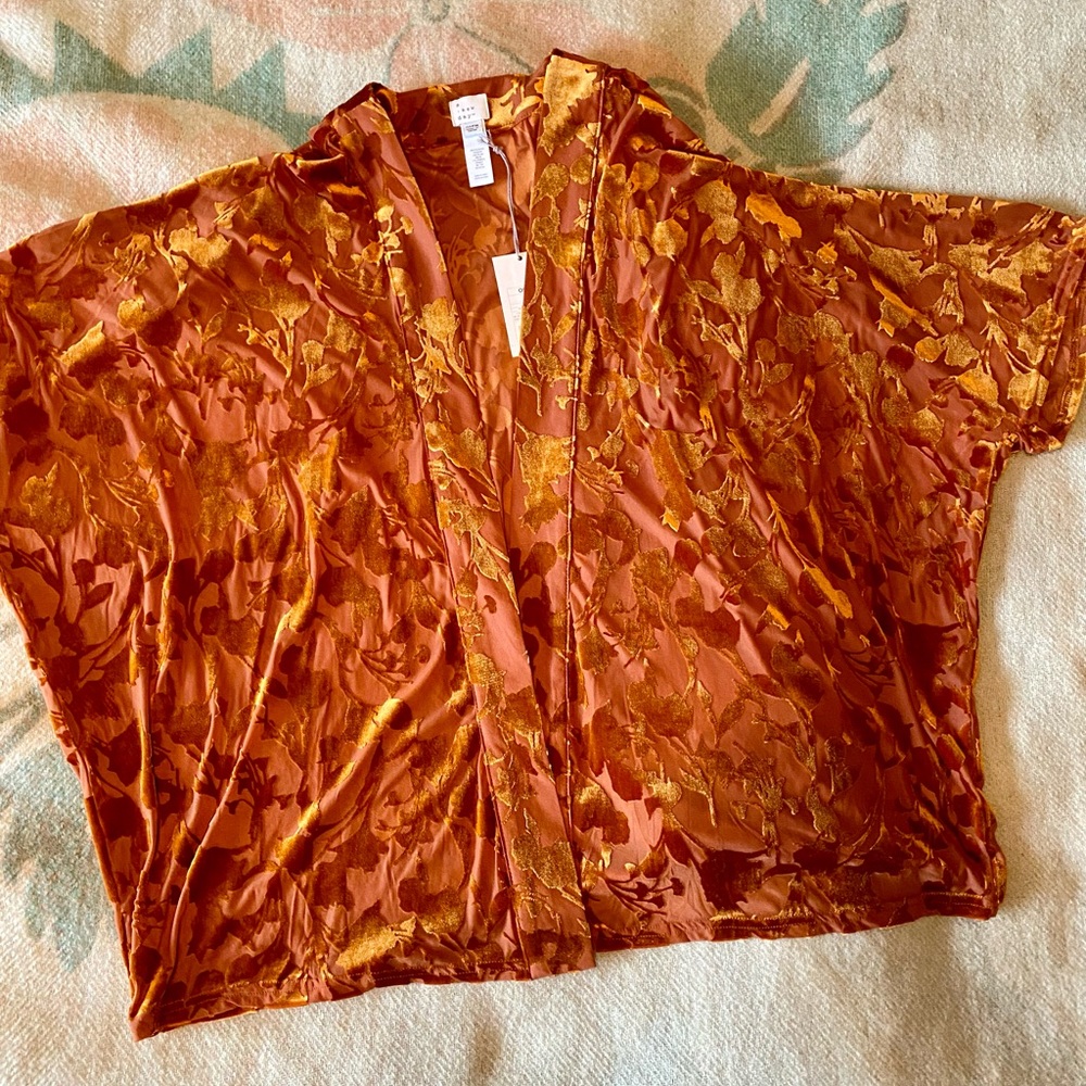 Bronze floral kimono
